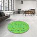 Round Patterned Emerald Green Rug in a Office, pat1805grn