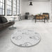 Round Patterned Platinum Gray Rug in a Office, pat1813gry