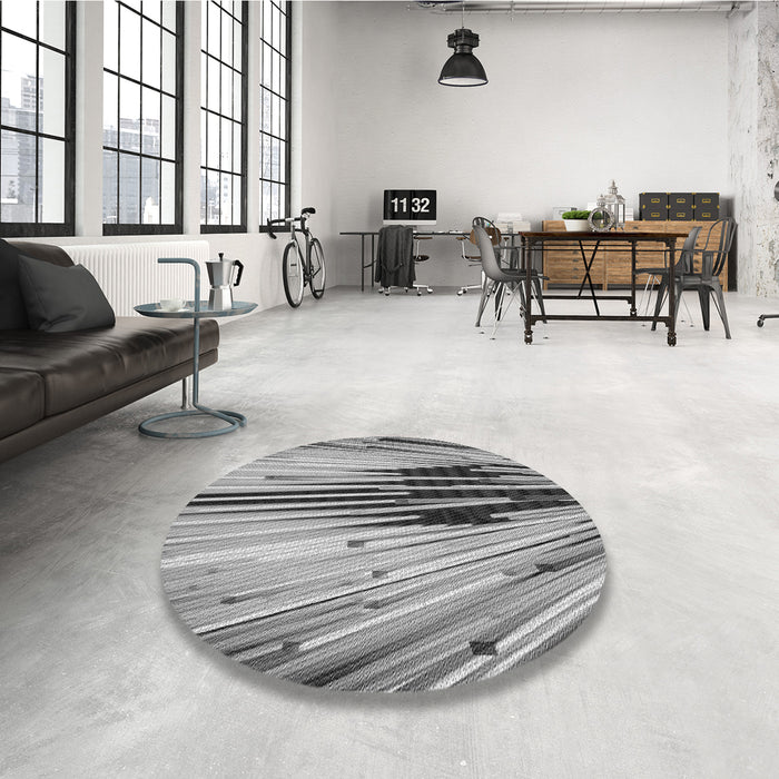 Round Patterned Cloud Gray Rug in a Office, pat1814gry