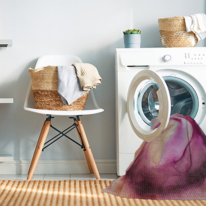 Machine Washable Transitional Pink Daisy Pink Rug in a Washing Machine, wshpat182