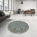 Round Patterned Carbon Gray Novelty Rug in a Office, pat184