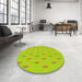 Round Patterned Pistachio Green Rug in a Office, pat1852yw