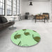 Round Patterned Green Rug in a Office, pat1864grn