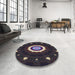 Round Patterned Mid Gray Novelty Rug in a Office, pat1872