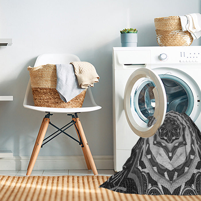 Machine Washable Transitional Dark Gray Rug in a Washing Machine, wshpat1873gry