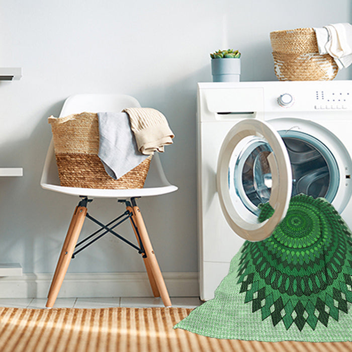 Machine Washable Transitional Forest Green Rug in a Washing Machine, wshpat1879grn