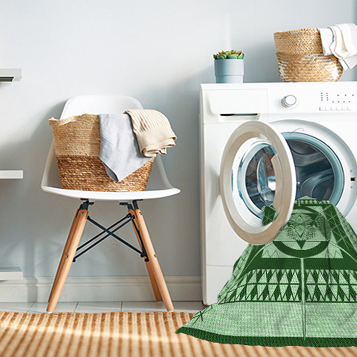 Machine Washable Transitional Deep Emerald Green Rug in a Washing Machine, wshpat1882grn