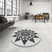 Round Patterned Carbon Gray Rug in a Office, pat1884gry