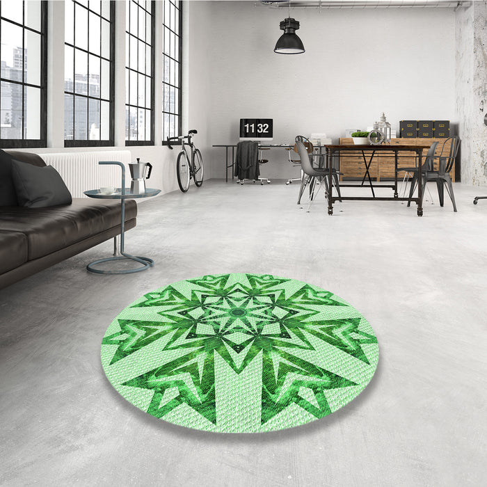Round Patterned Light Green Rug in a Office, pat1885grn