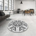 Round Patterned Platinum Gray Rug in a Office, pat1885gry