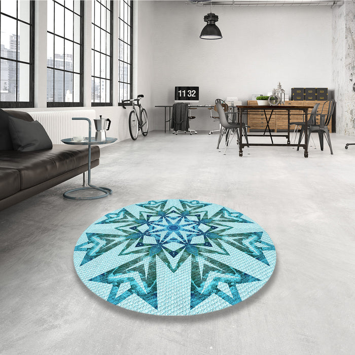 Round Patterned Blue Rug in a Office, pat1885lblu