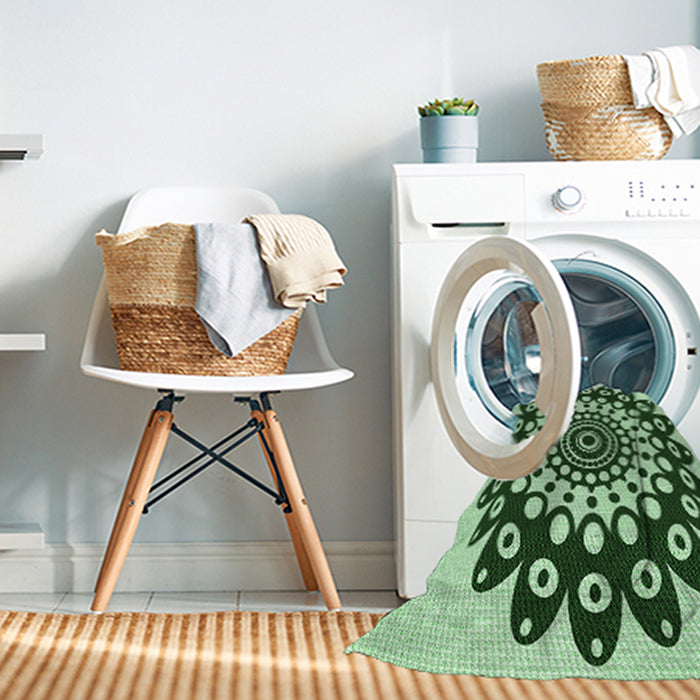 Machine Washable Transitional Pale Green Rug in a Washing Machine, wshpat1887grn