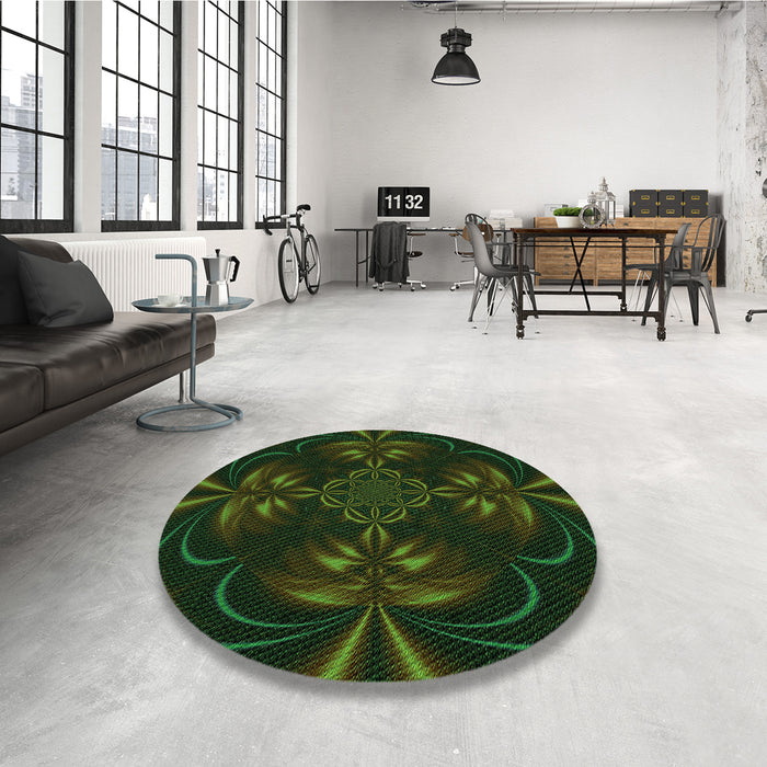 Round Patterned Black Rug in a Office, pat189grn