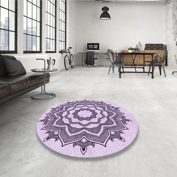 Round Patterned Orchid Purple Rug in a Office, pat1890pur