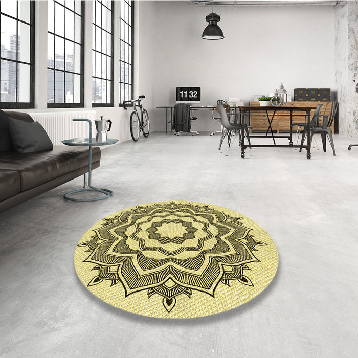 Round Patterned Mustard Yellow Rug in a Office, pat1890yw