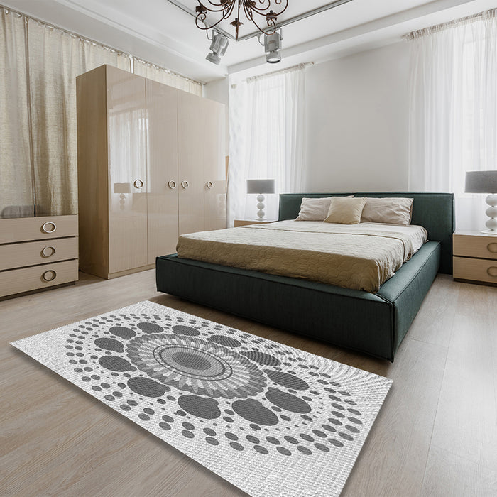Round Machine Washable Transitional Gray Rug in a Office, wshpat1894gry