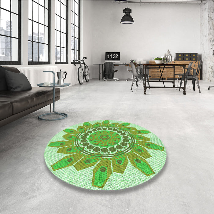 Round Patterned Green Rug in a Office, pat1898grn
