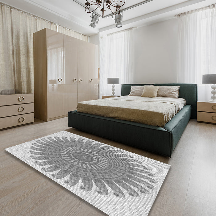 Patterned Gray Rug in a Bedroom, pat1900gry