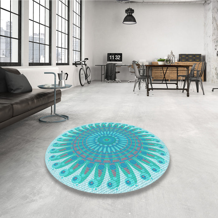 Round Patterned Macaw Blue Green Rug in a Office, pat1900lblu