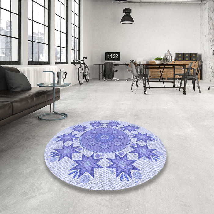 Round Patterned Blue Rug in a Office, pat1901blu