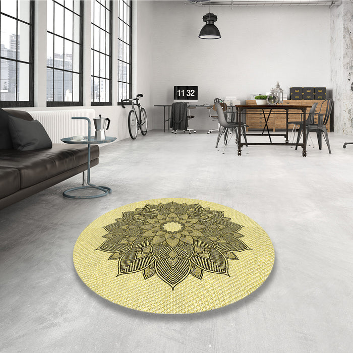 Round Patterned Mustard Yellow Rug in a Office, pat1902yw
