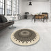 Round Patterned Vanilla Gold Rug in a Office, pat1905brn