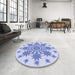 Round Patterned Blue Rug in a Office, pat1908blu