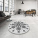 Round Patterned Gray Rug in a Office, pat1908gry