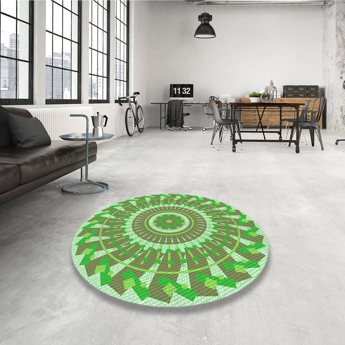 Round Patterned Green Rug in a Office, pat1909grn
