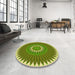 Round Patterned Green Rug in a Office, pat1923yw