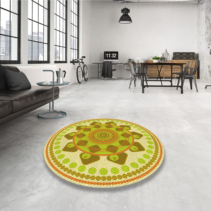 Round Patterned Neon Yellow Rug in a Office, pat1925yw
