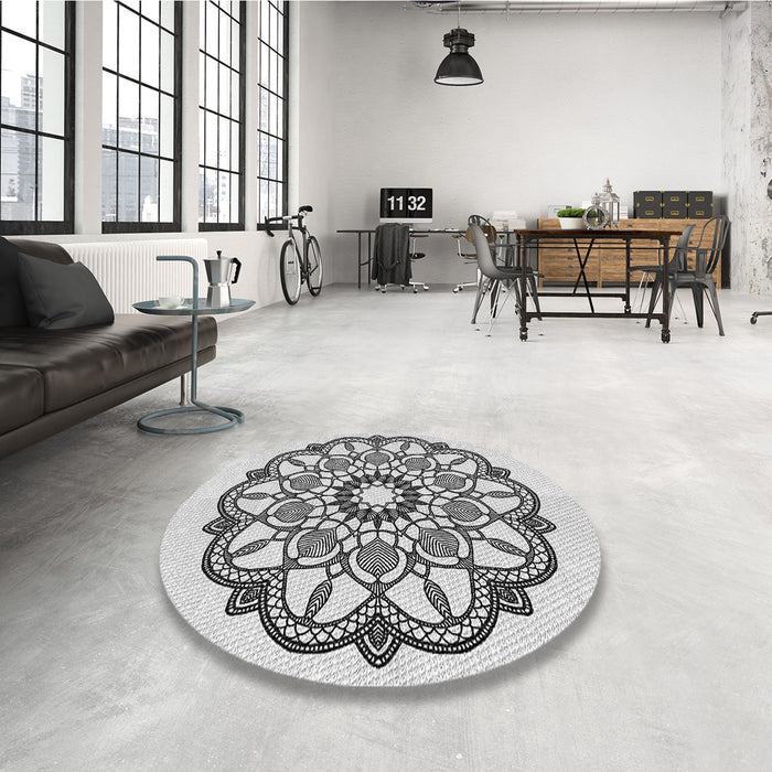 Round Patterned Platinum Gray Rug in a Office, pat1926gry