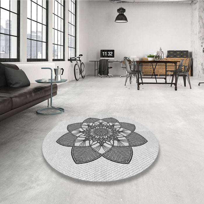 Round Patterned Platinum Gray Rug in a Office, pat1928gry