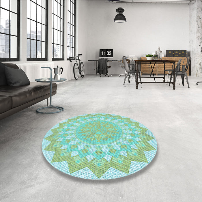 Round Patterned Aquamarine Green Rug in a Office, pat1931lblu