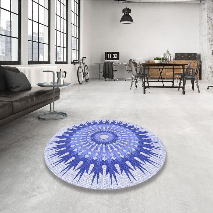 Round Patterned Blue Rug in a Office, pat1934blu