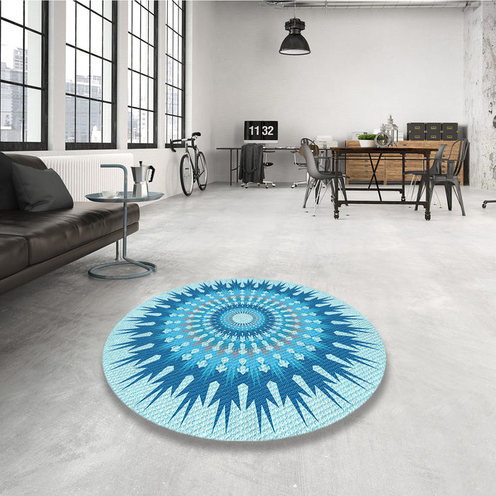 Round Patterned Blue Rug in a Office, pat1934lblu