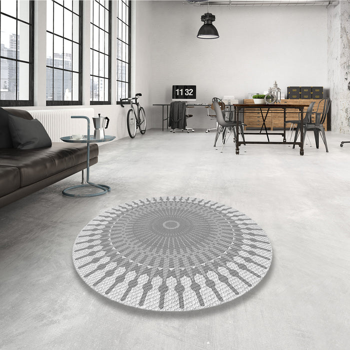 Round Patterned Gunmetal Gray Rug in a Office, pat1937gry