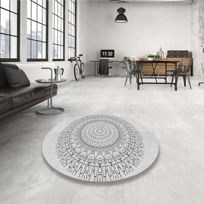 Round Patterned Platinum Gray Rug in a Office, pat1939gry