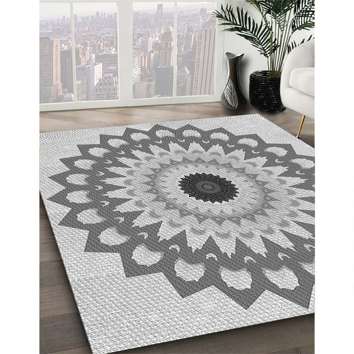 Machine Washable Transitional Platinum Gray Rug in a Family Room, wshpat1946gry