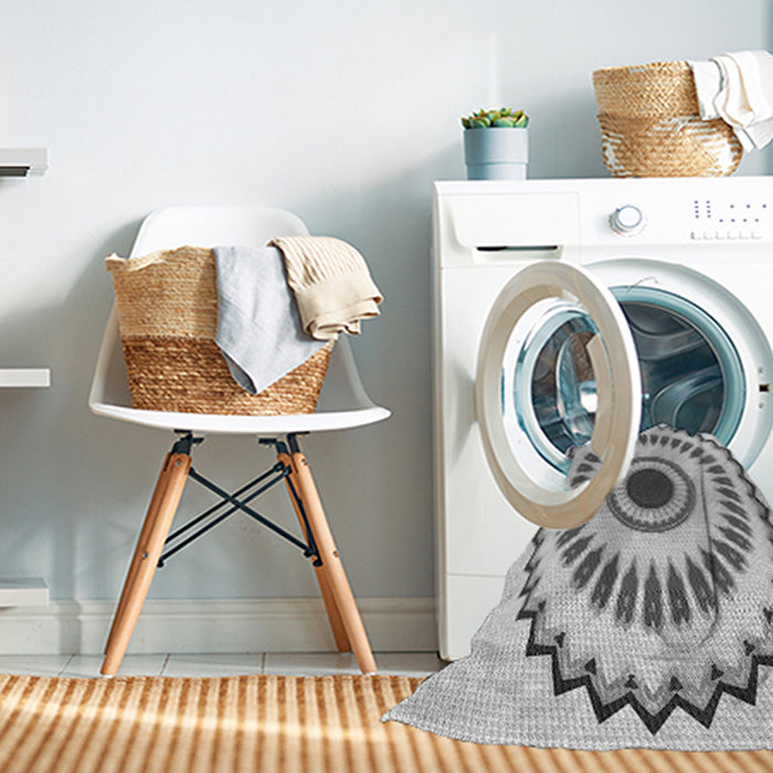 Machine Washable Transitional Gray Rug in a Washing Machine, wshpat1947gry