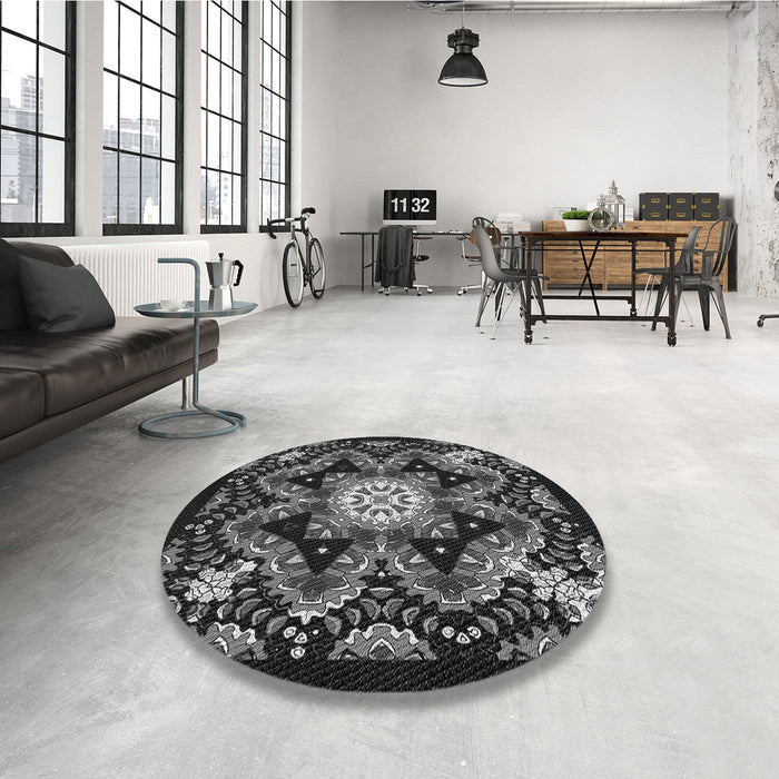 Round Patterned Gray Rug in a Office, pat1949gry