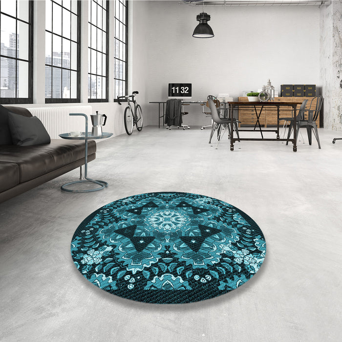 Round Patterned Dark Turquoise Green Rug in a Office, pat1949lblu