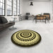 Round Patterned Metallic Gold Rug in a Office, pat1957yw