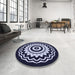 Round Patterned Night Blue Rug in a Office, pat1960blu