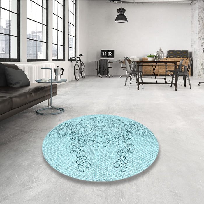 Round Patterned Electric Blue Rug in a Office, pat1963lblu