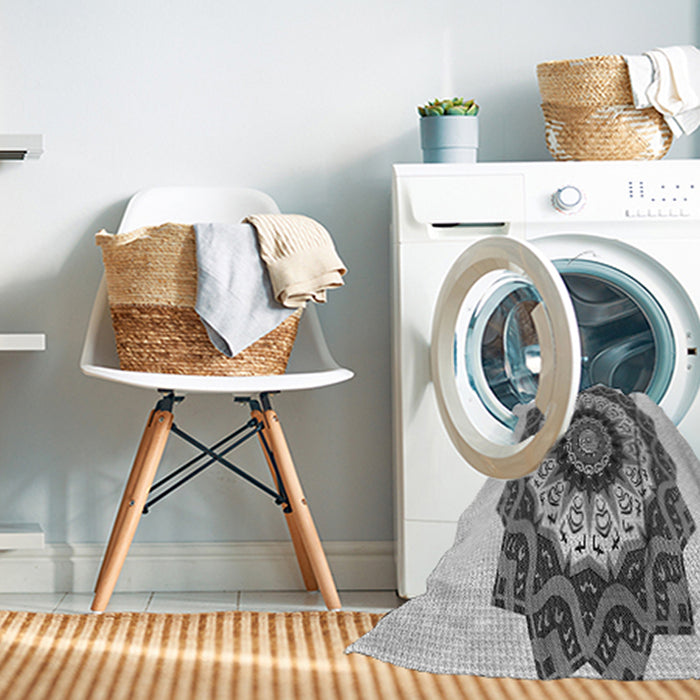 Machine Washable Transitional Gray Rug in a Washing Machine, wshpat1967gry