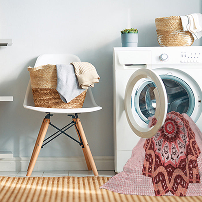 Machine Washable Transitional Red Rug in a Washing Machine, wshpat1967rd