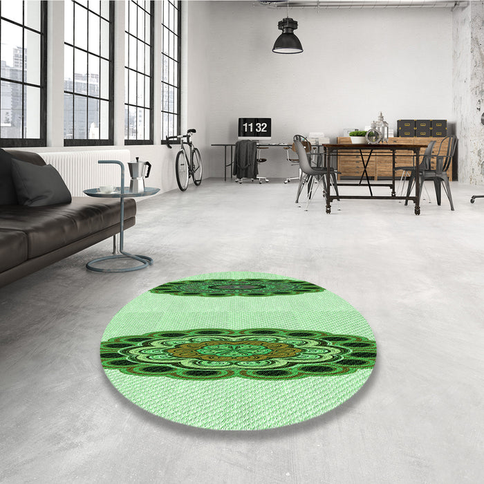 Round Patterned Green Rug in a Office, pat1975grn