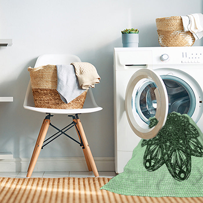 Machine Washable Transitional Medium Forest Green Rug in a Washing Machine, wshpat1982grn