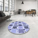 Round Patterned Blue Rug in a Office, pat2017blu